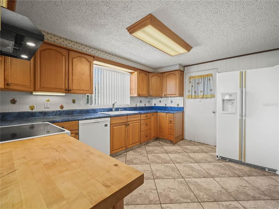 待售: $229,000 (3 贝兹, 1 浴室, 1342 平方英尺)