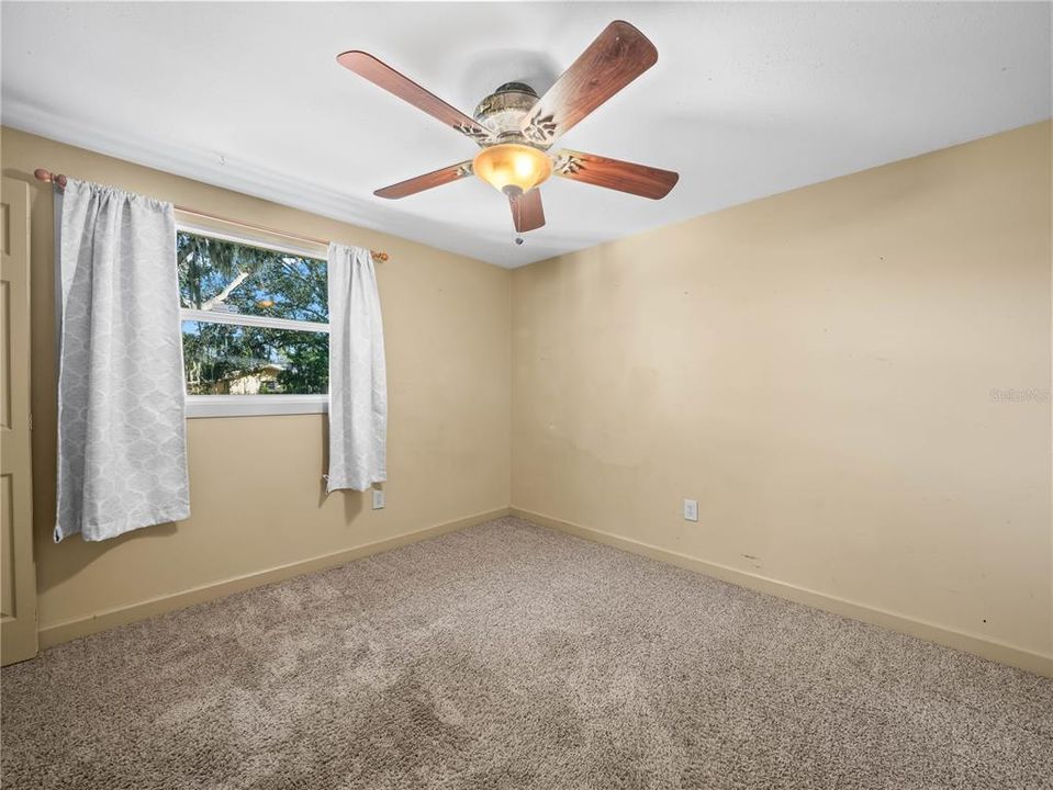 待售: $229,000 (3 贝兹, 1 浴室, 1342 平方英尺)