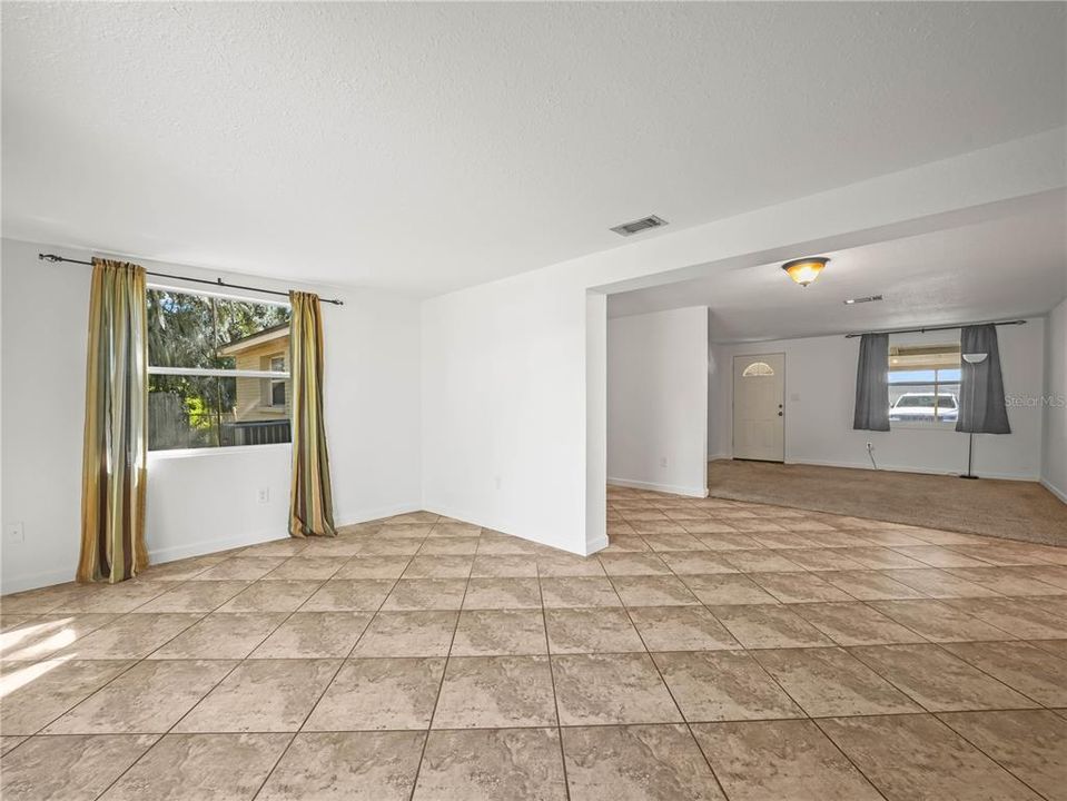 待售: $229,000 (3 贝兹, 1 浴室, 1342 平方英尺)