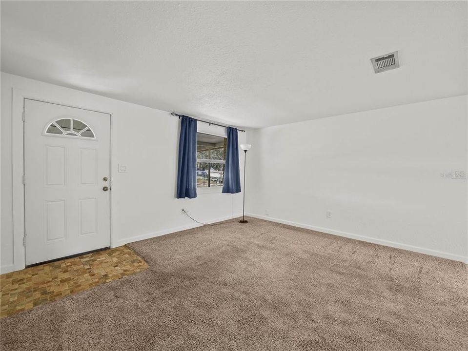 待售: $229,000 (3 贝兹, 1 浴室, 1342 平方英尺)