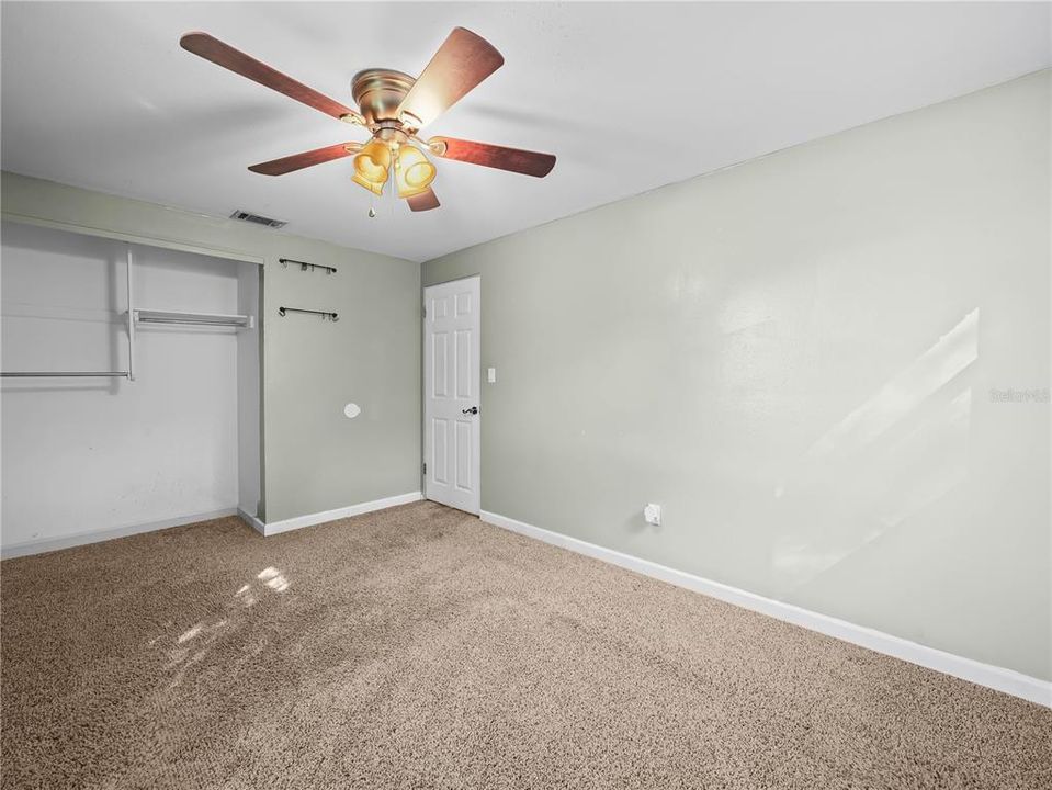 待售: $229,000 (3 贝兹, 1 浴室, 1342 平方英尺)