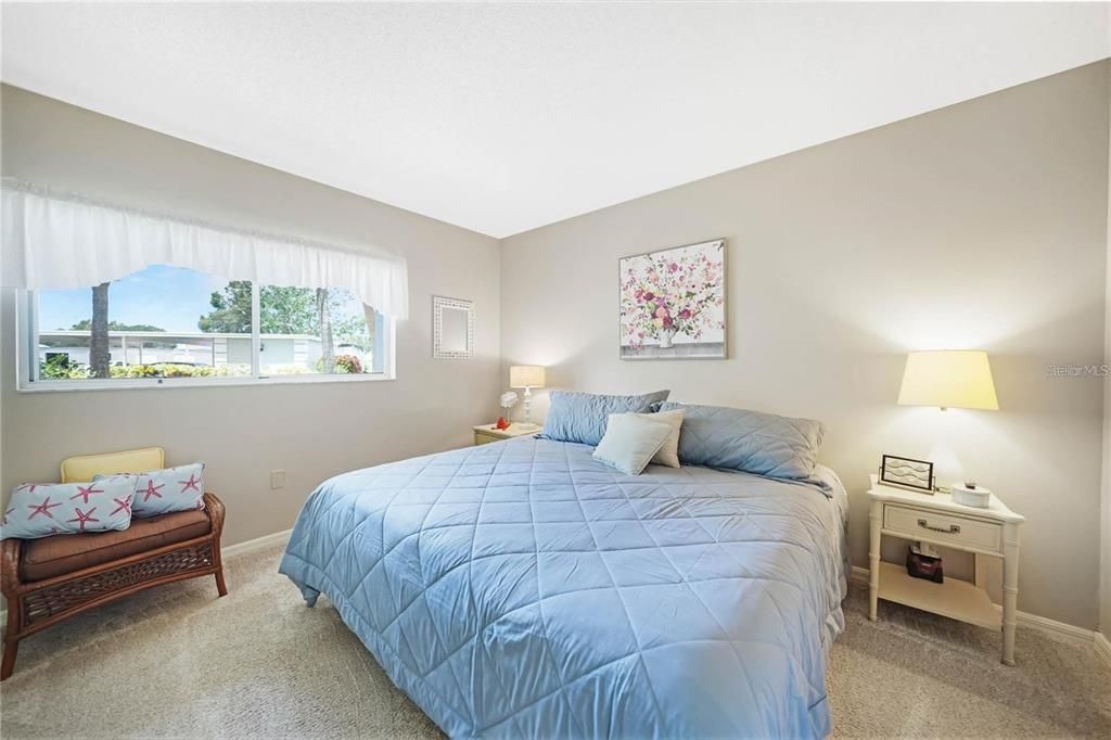 На продажу: $230,000 (2 спален, 2 ванн, 948 Квадратных фут)