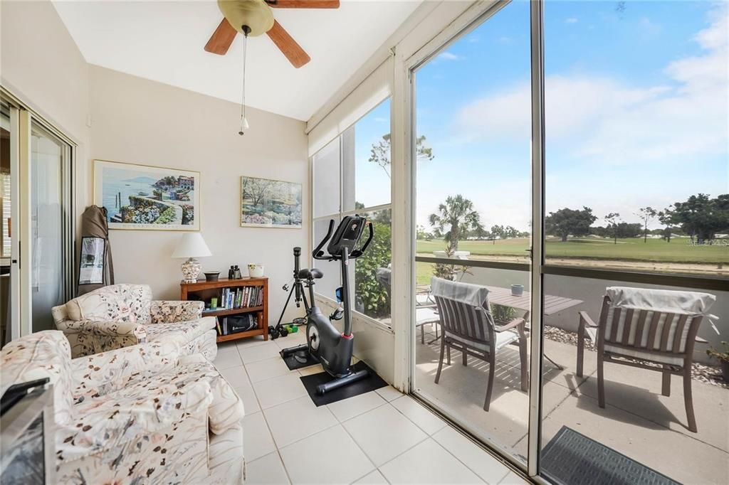 На продажу: $230,000 (2 спален, 2 ванн, 948 Квадратных фут)