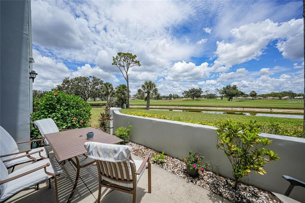 На продажу: $230,000 (2 спален, 2 ванн, 948 Квадратных фут)