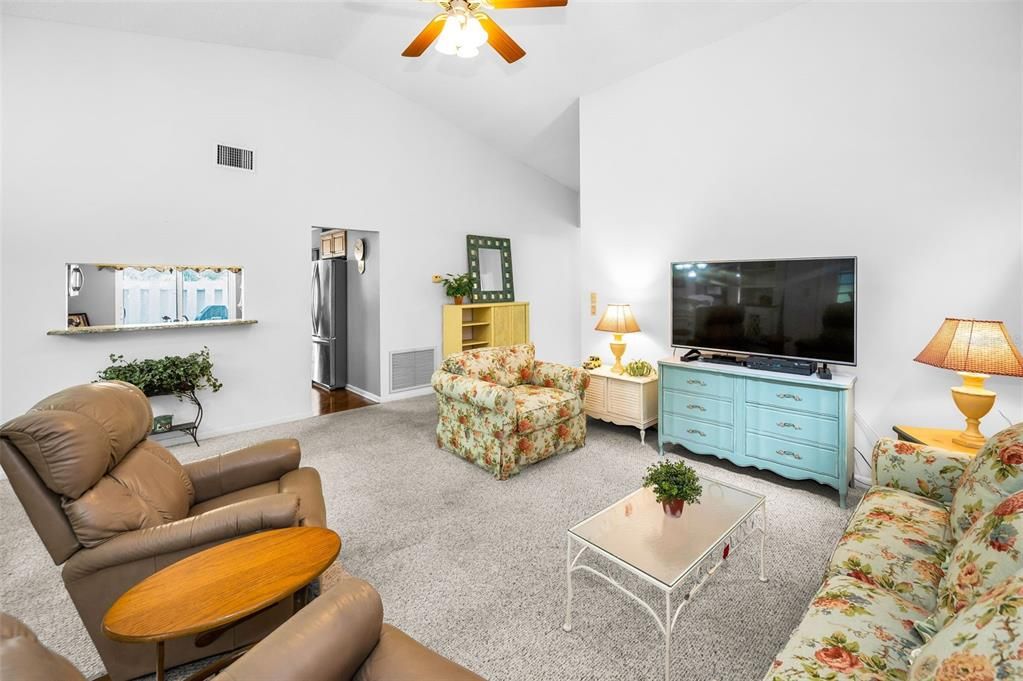 For Sale: $250,000 (2 beds, 2 baths, 1255 Square Feet)