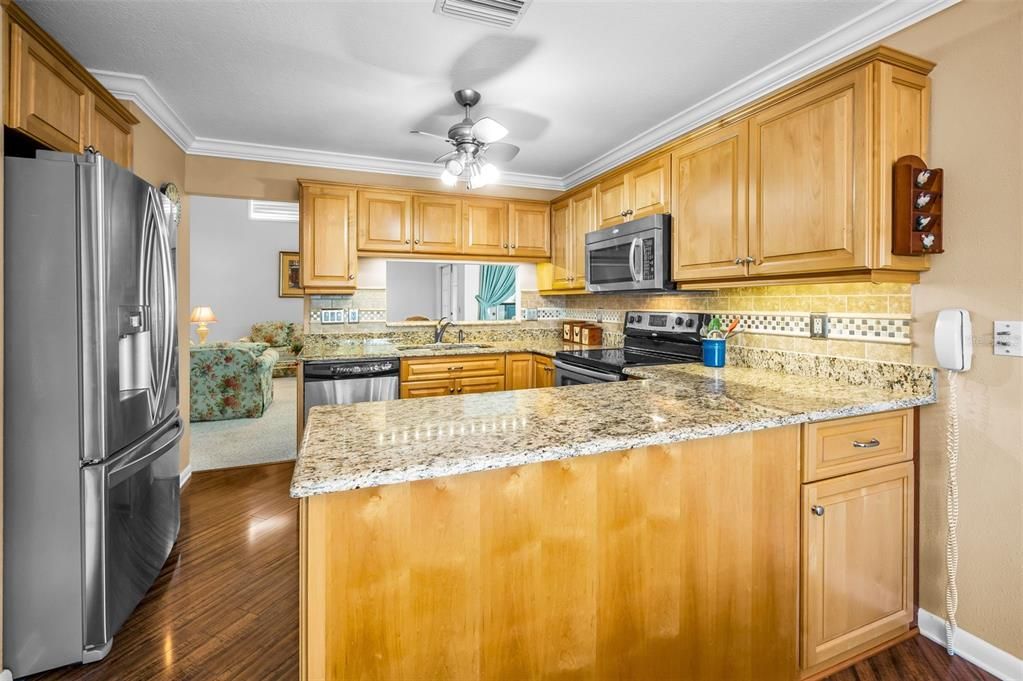 For Sale: $250,000 (2 beds, 2 baths, 1255 Square Feet)