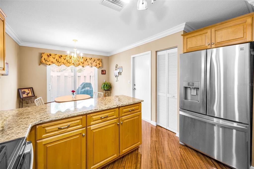 For Sale: $250,000 (2 beds, 2 baths, 1255 Square Feet)