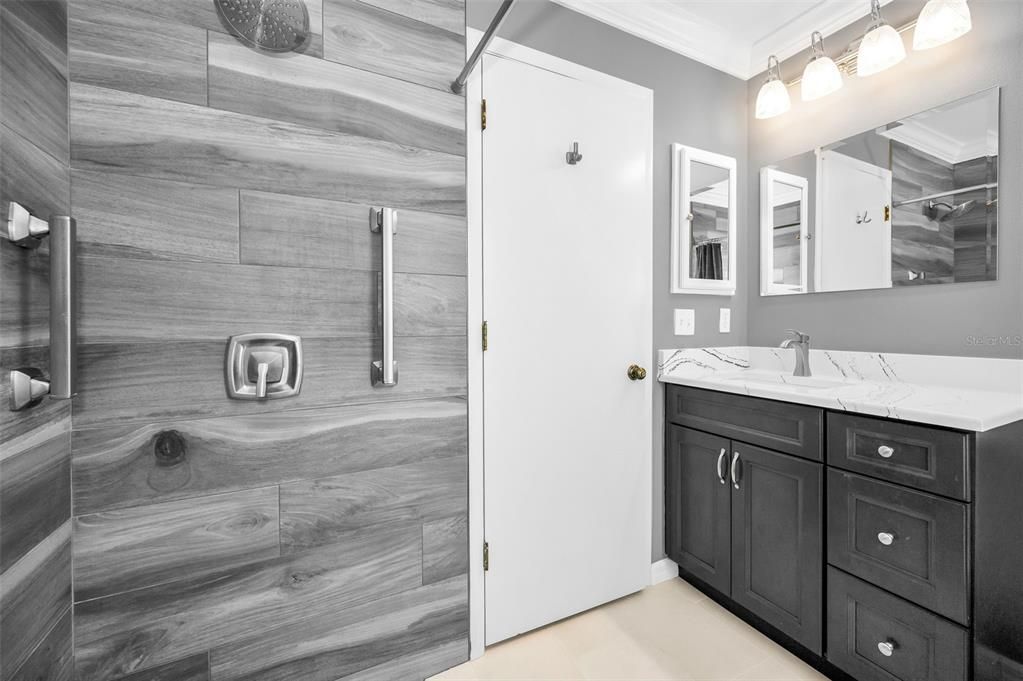 For Sale: $250,000 (2 beds, 2 baths, 1255 Square Feet)