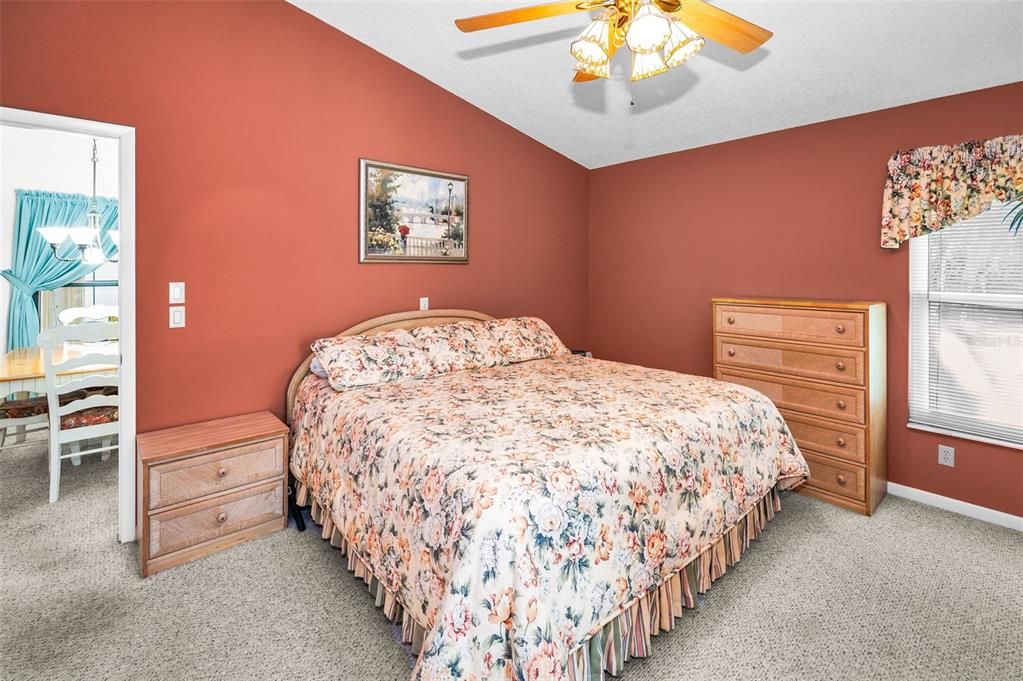 For Sale: $250,000 (2 beds, 2 baths, 1255 Square Feet)