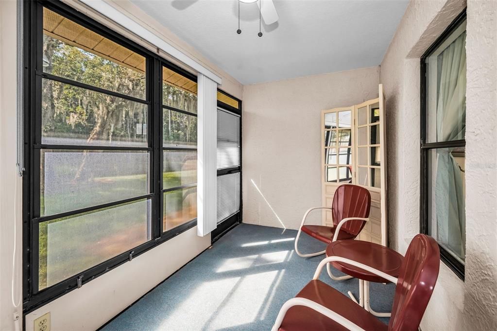 For Sale: $250,000 (2 beds, 2 baths, 1255 Square Feet)