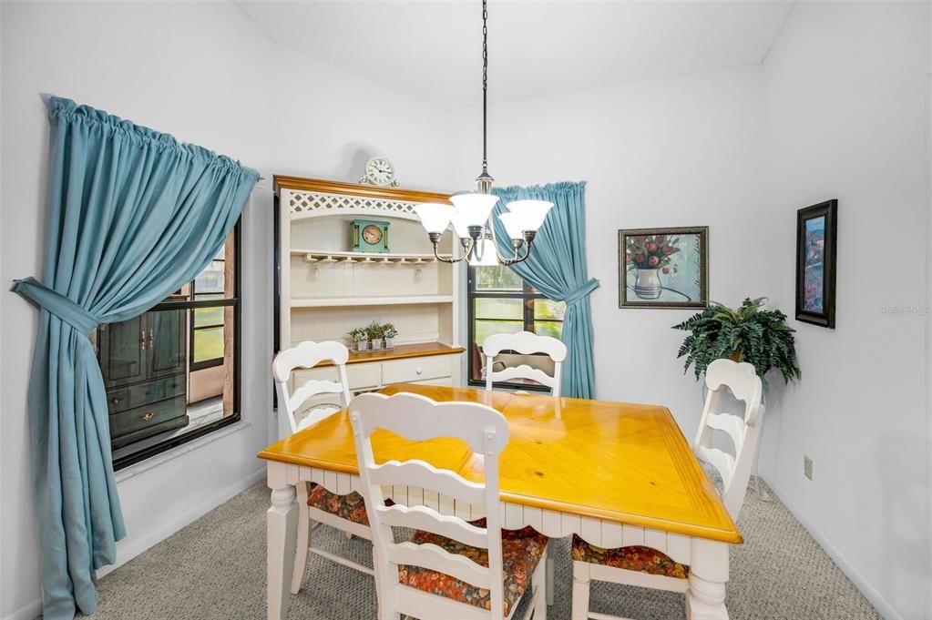 For Sale: $250,000 (2 beds, 2 baths, 1255 Square Feet)