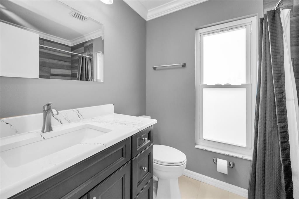 For Sale: $250,000 (2 beds, 2 baths, 1255 Square Feet)