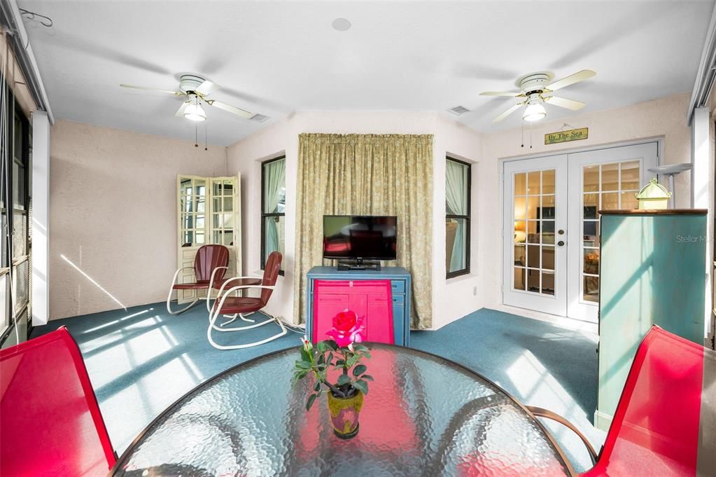 For Sale: $250,000 (2 beds, 2 baths, 1255 Square Feet)