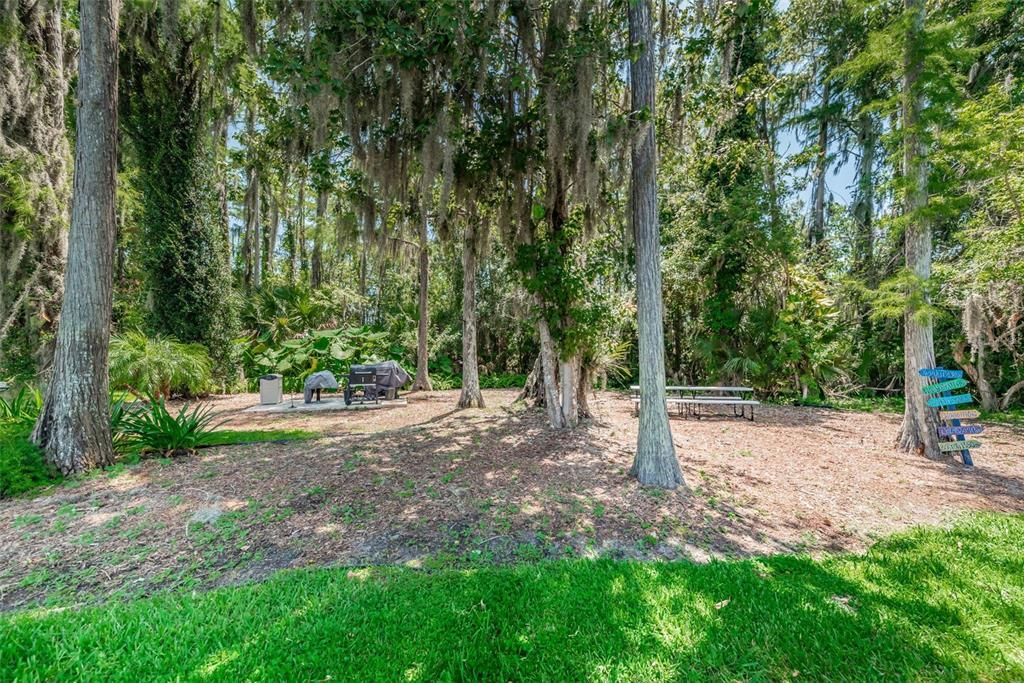 For Sale: $250,000 (2 beds, 2 baths, 1255 Square Feet)