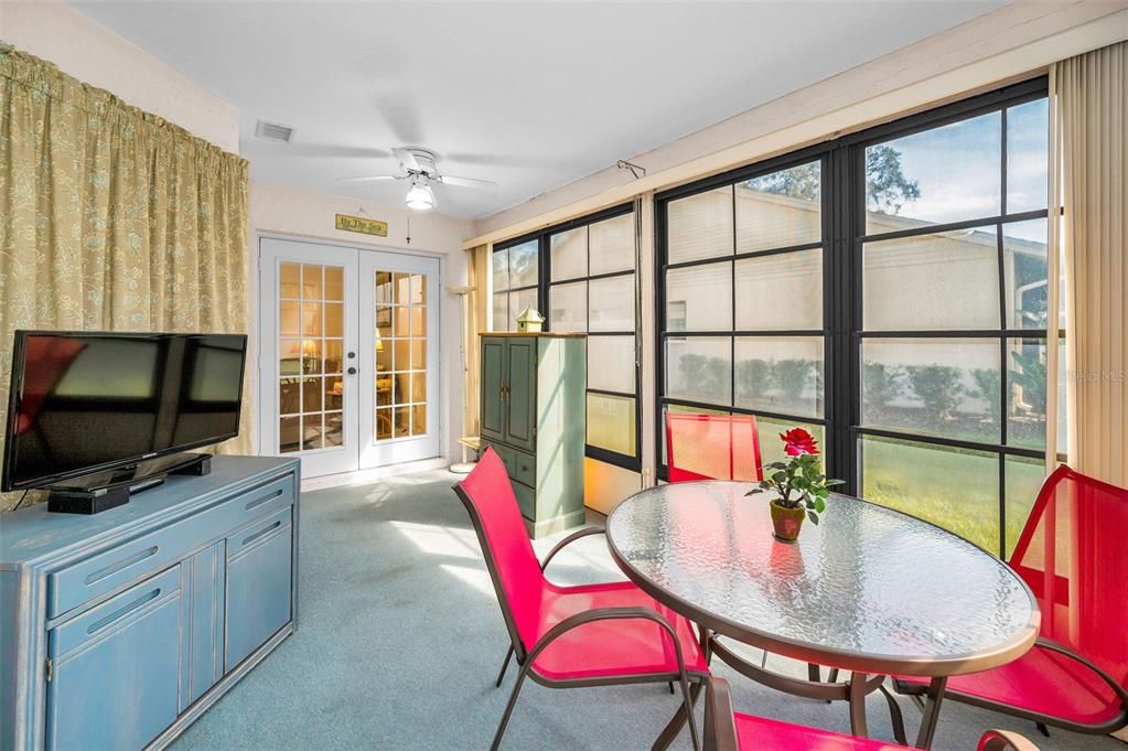 For Sale: $250,000 (2 beds, 2 baths, 1255 Square Feet)