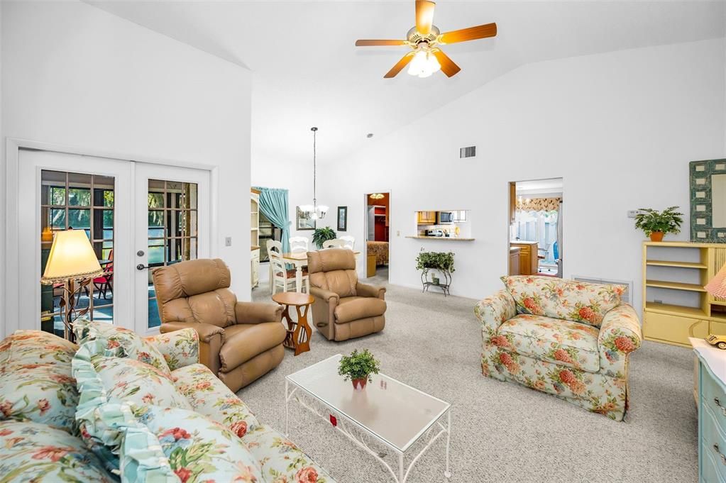 For Sale: $250,000 (2 beds, 2 baths, 1255 Square Feet)