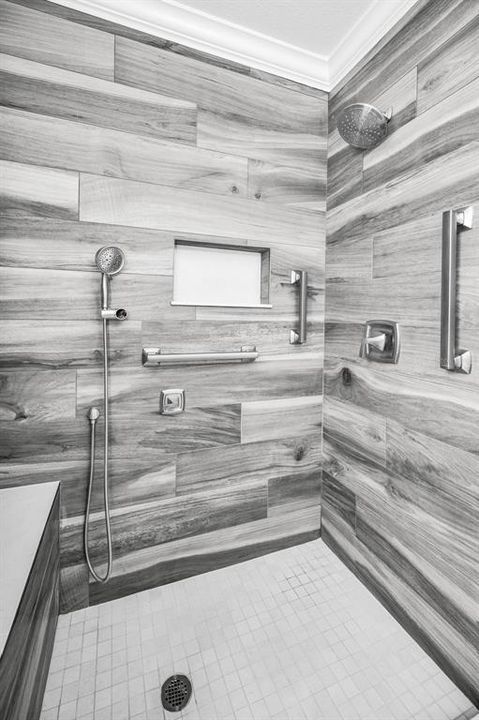 For Sale: $250,000 (2 beds, 2 baths, 1255 Square Feet)