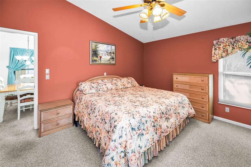 For Sale: $250,000 (2 beds, 2 baths, 1255 Square Feet)