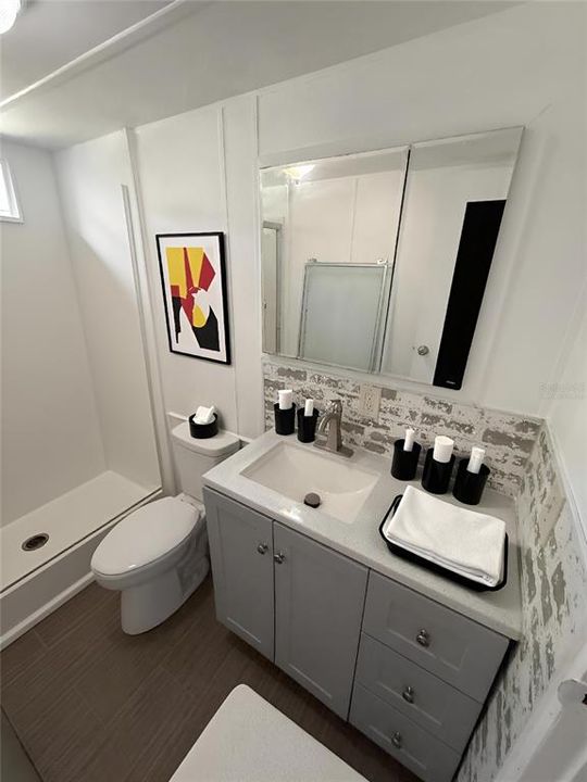 For Sale: $250,000 (3 beds, 2 baths, 1056 Square Feet)