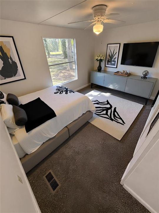 For Sale: $250,000 (3 beds, 2 baths, 1056 Square Feet)