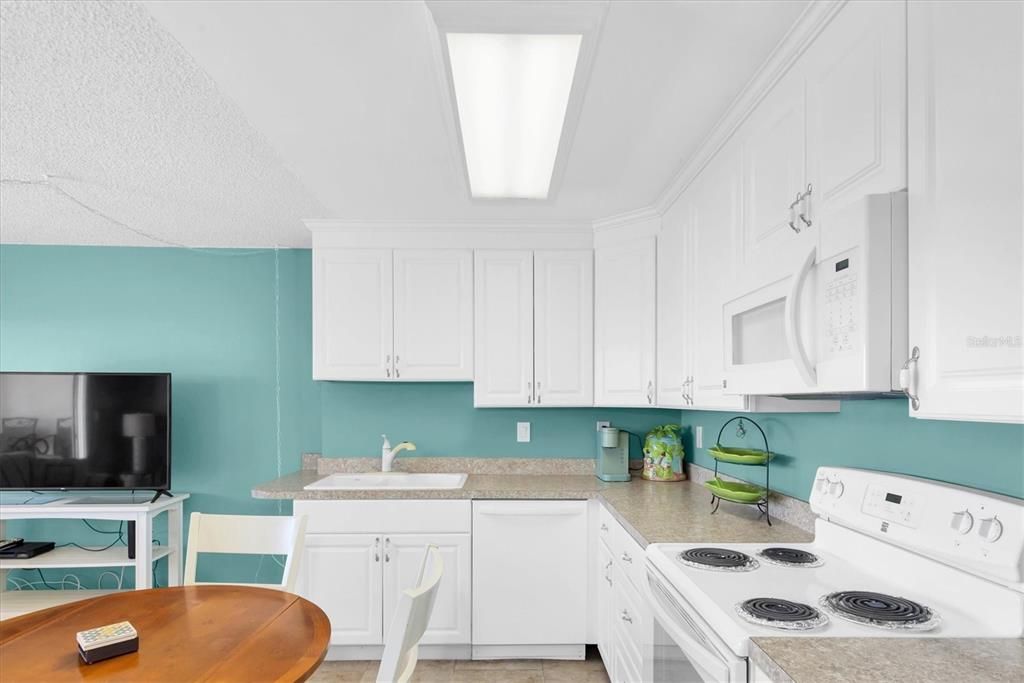 На продажу: $520,000 (1 спален, 1 ванн, 715 Квадратных фут)