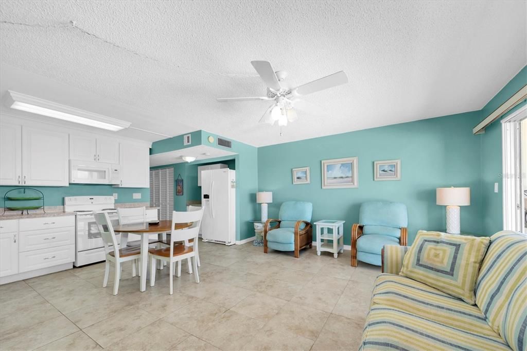 На продажу: $520,000 (1 спален, 1 ванн, 715 Квадратных фут)