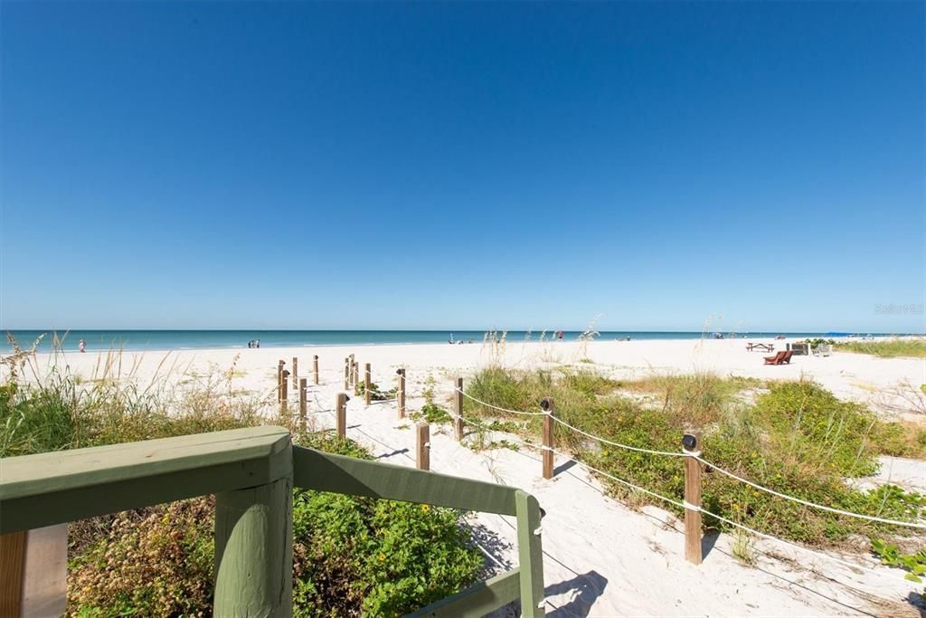 На продажу: $520,000 (1 спален, 1 ванн, 715 Квадратных фут)