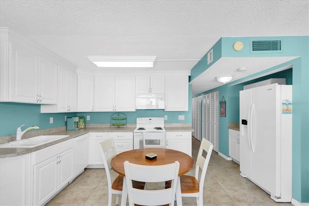 На продажу: $520,000 (1 спален, 1 ванн, 715 Квадратных фут)