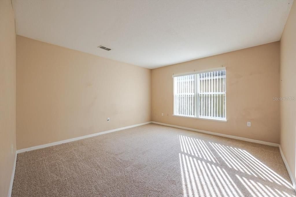 For Rent: $2,700 (4 beds, 2 baths, 2870 Square Feet)