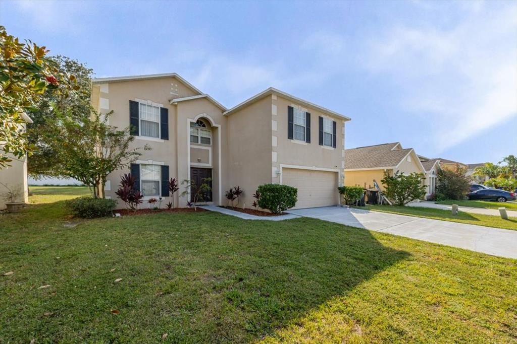 For Rent: $2,700 (4 beds, 2 baths, 2870 Square Feet)