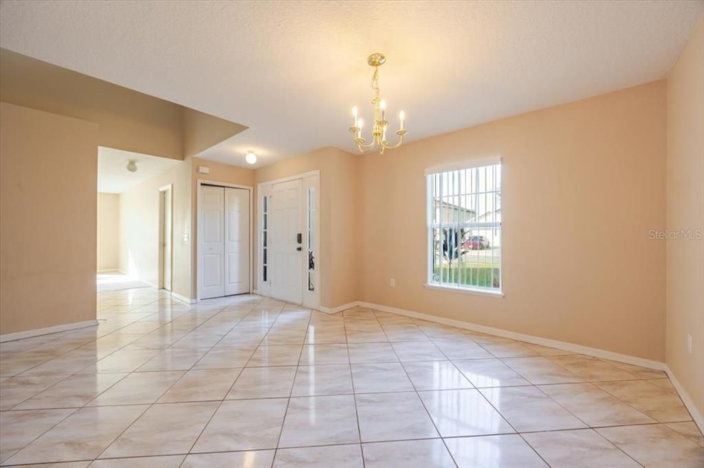 For Rent: $2,700 (4 beds, 2 baths, 2870 Square Feet)