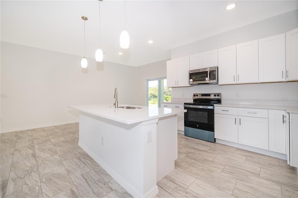 For Sale: $330,000 (4 beds, 2 baths, 1800 Square Feet)