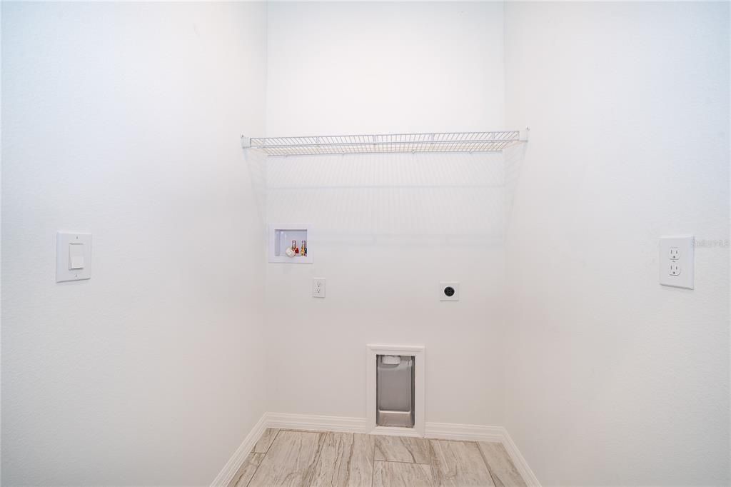 For Sale: $330,000 (4 beds, 2 baths, 1800 Square Feet)