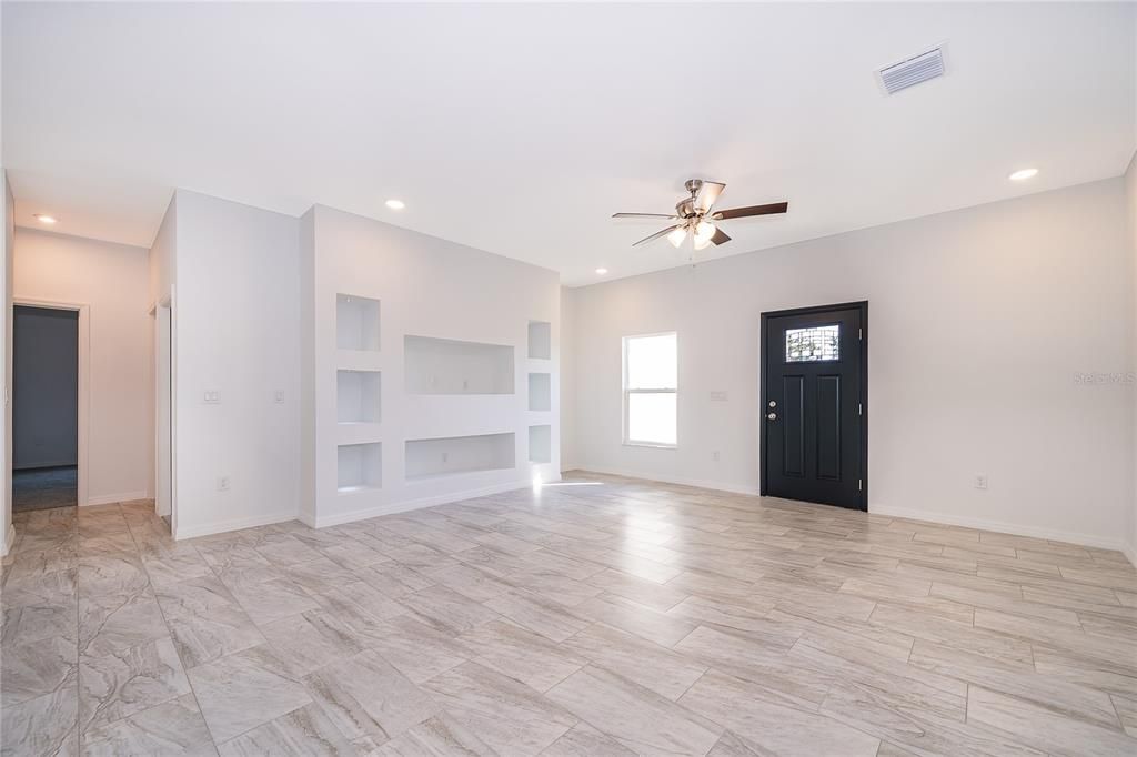 For Sale: $330,000 (4 beds, 2 baths, 1800 Square Feet)