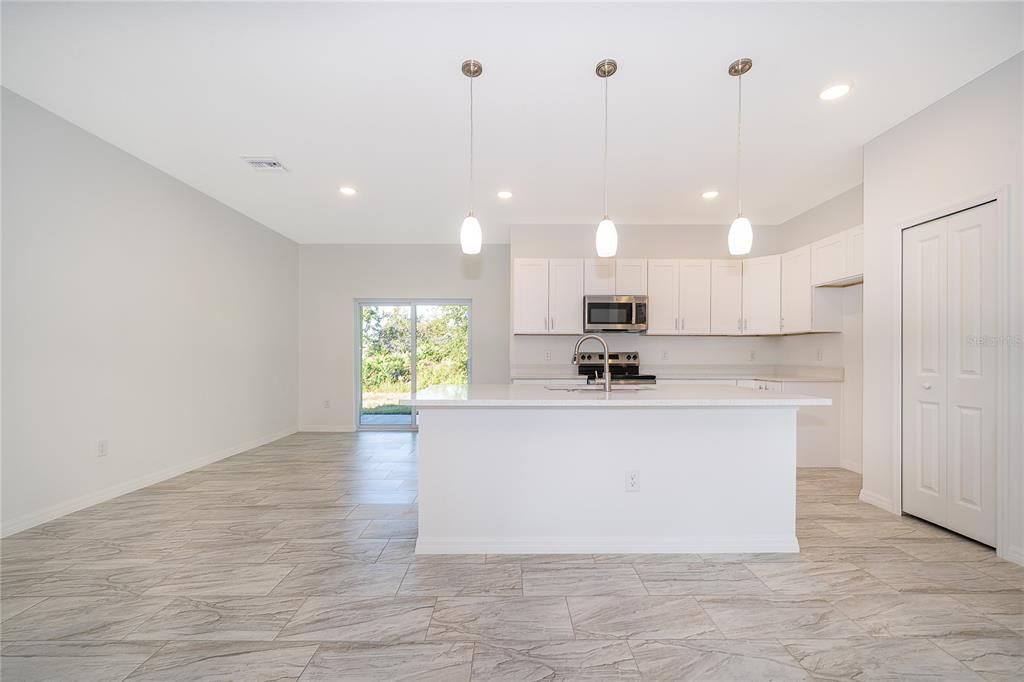 For Sale: $330,000 (4 beds, 2 baths, 1800 Square Feet)