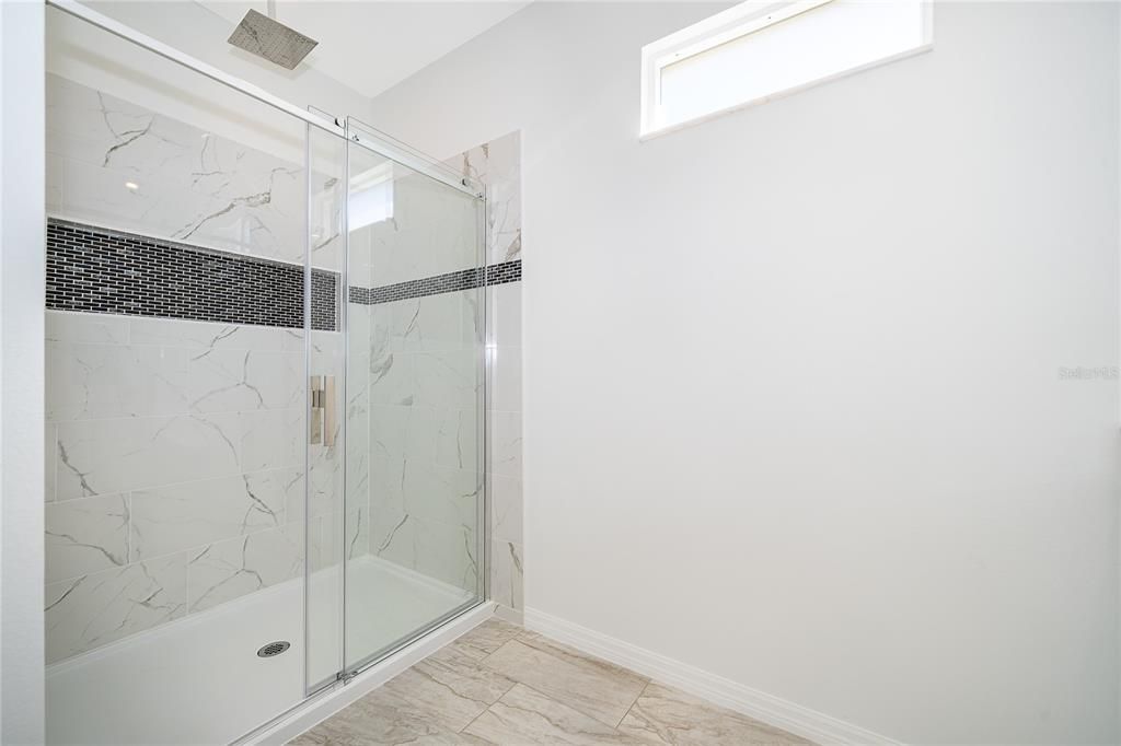 For Sale: $330,000 (4 beds, 2 baths, 1800 Square Feet)