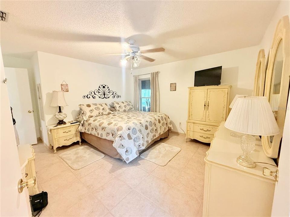 Active With Contract: $399,954 (4 beds, 2 baths, 1758 Square Feet)