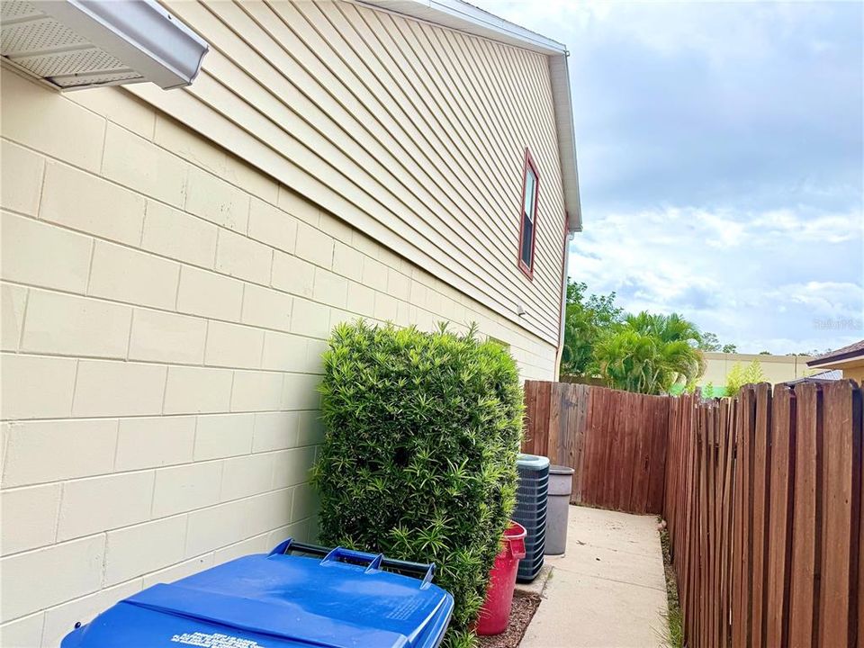 Active With Contract: $399,954 (4 beds, 2 baths, 1758 Square Feet)