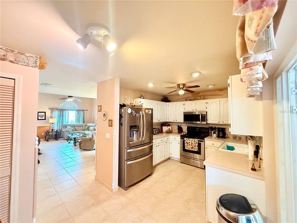 Active With Contract: $399,954 (4 beds, 2 baths, 1758 Square Feet)