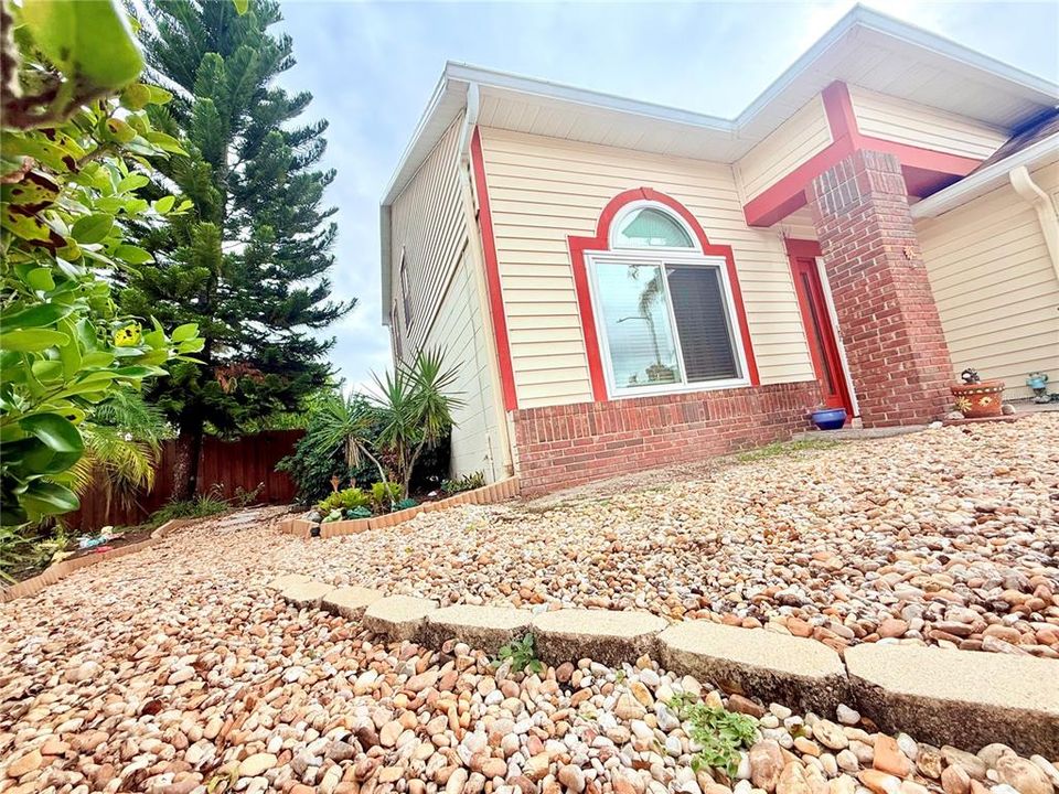 Active With Contract: $399,954 (4 beds, 2 baths, 1758 Square Feet)