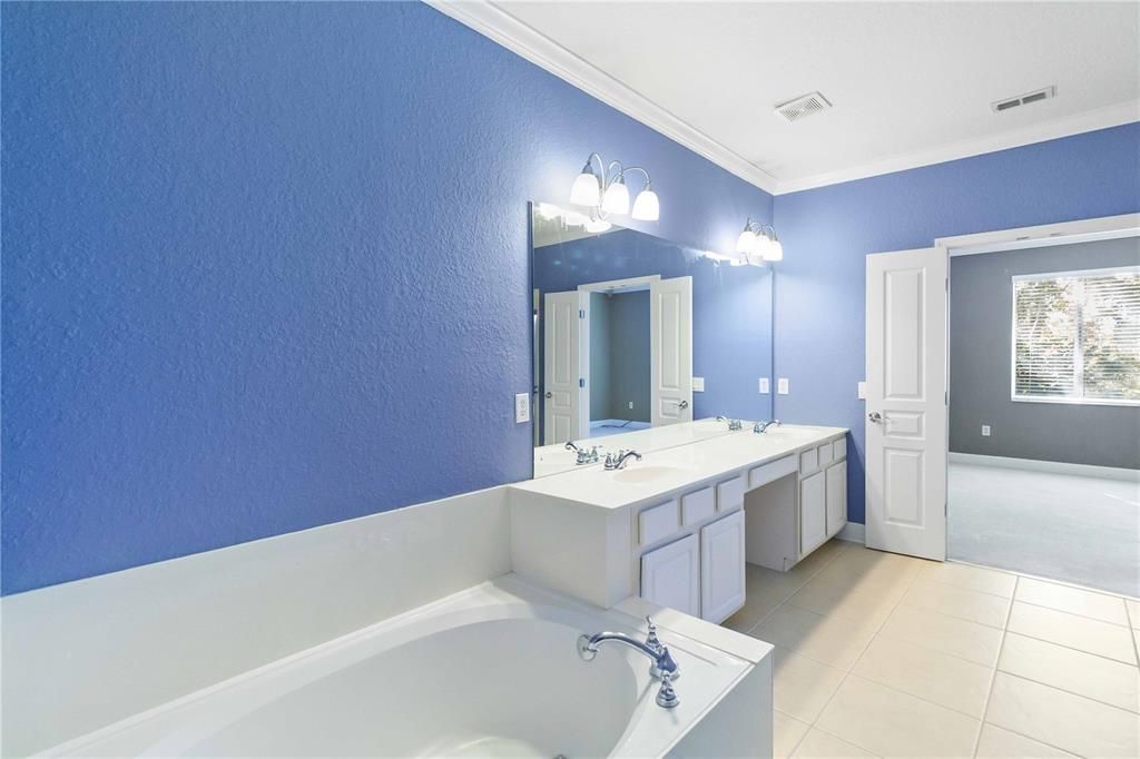 На продажу: $345,000 (3 спален, 2 ванн, 2059 Квадратных фут)