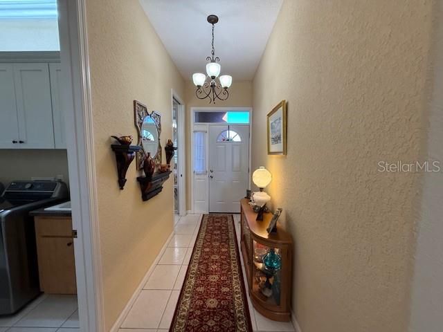 合同活跃: $634,000 (2 贝兹, 2 浴室, 1601 平方英尺)