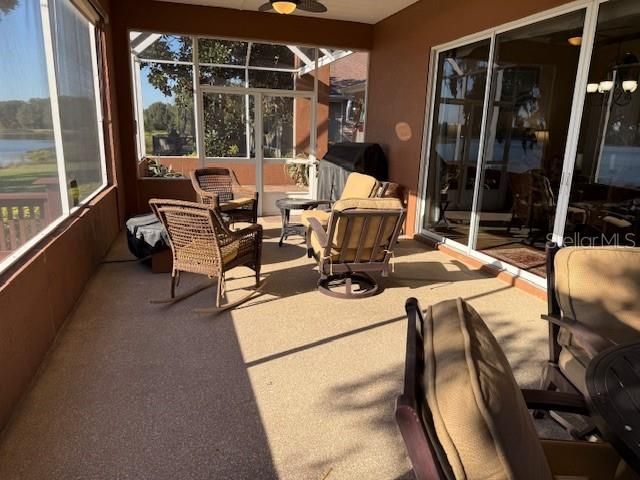 合同活跃: $634,000 (2 贝兹, 2 浴室, 1601 平方英尺)