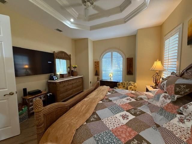 合同活跃: $634,000 (2 贝兹, 2 浴室, 1601 平方英尺)