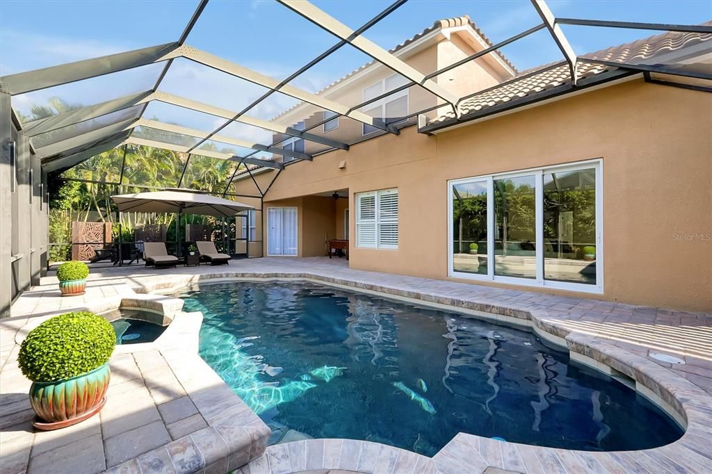 На продажу: $1,762,000 (7 спален, 5 ванн, 4914 Квадратных фут)