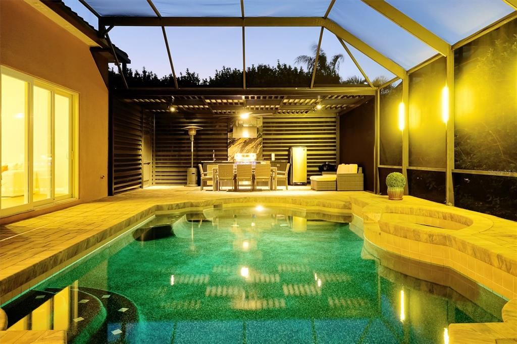 На продажу: $1,762,000 (7 спален, 5 ванн, 4914 Квадратных фут)