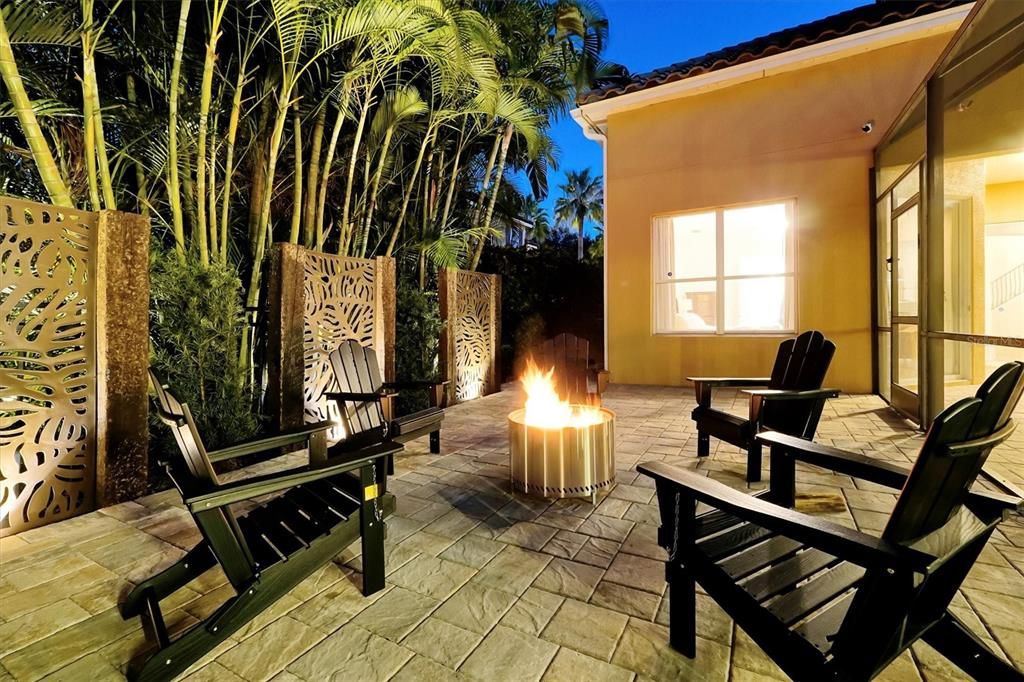 На продажу: $1,762,000 (7 спален, 5 ванн, 4914 Квадратных фут)