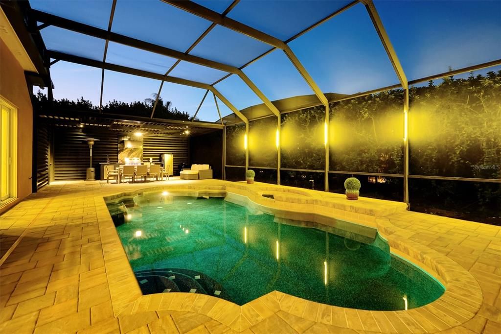 На продажу: $1,762,000 (7 спален, 5 ванн, 4914 Квадратных фут)