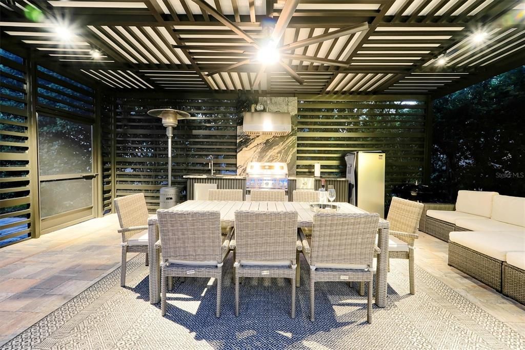 На продажу: $1,762,000 (7 спален, 5 ванн, 4914 Квадратных фут)