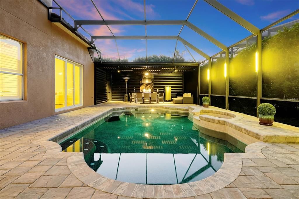 На продажу: $1,762,000 (7 спален, 5 ванн, 4914 Квадратных фут)